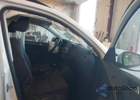 2015 Volkswagen Tiguan S from USA, damaged, VIN WVGAV7AX9FW607932